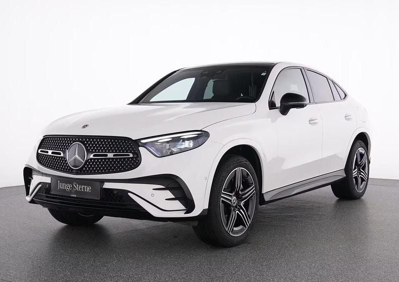 Branco Usado 2025 Mercedes GLC300 AMG SUV | € 79.999 - Imagem 1/4