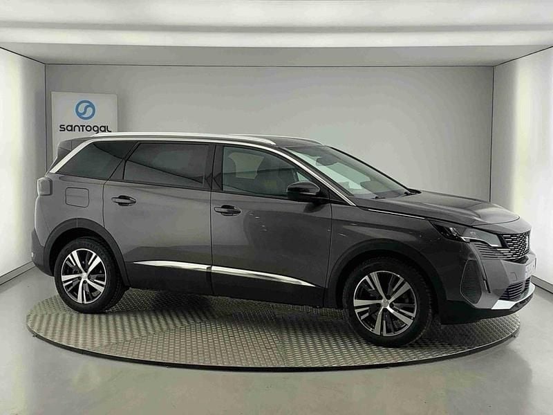 Cinzento Usado 2024 Peugeot 5008 Monovolume | € 32.700 (Preço justo) - Imagem 1/4