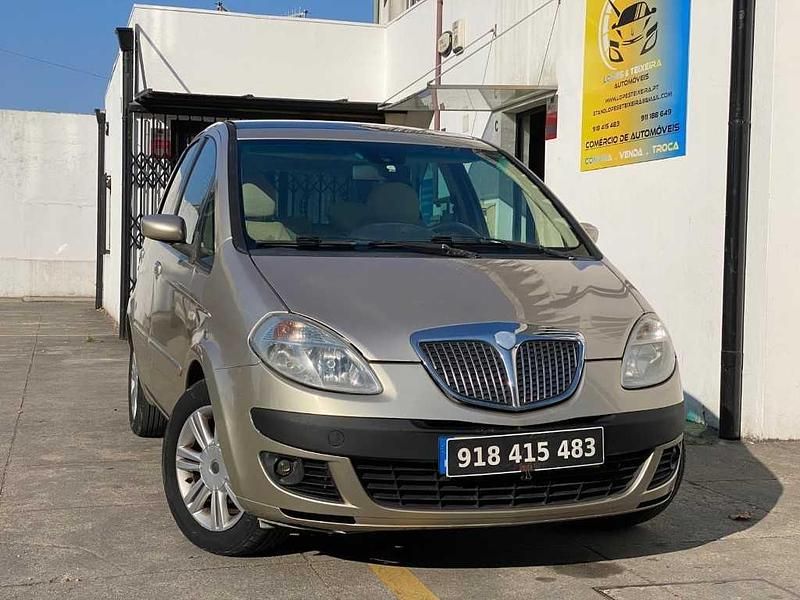 Outra Usado 2006 Lancia Musa Monovolume | € 3.950 - Imagem 1/4