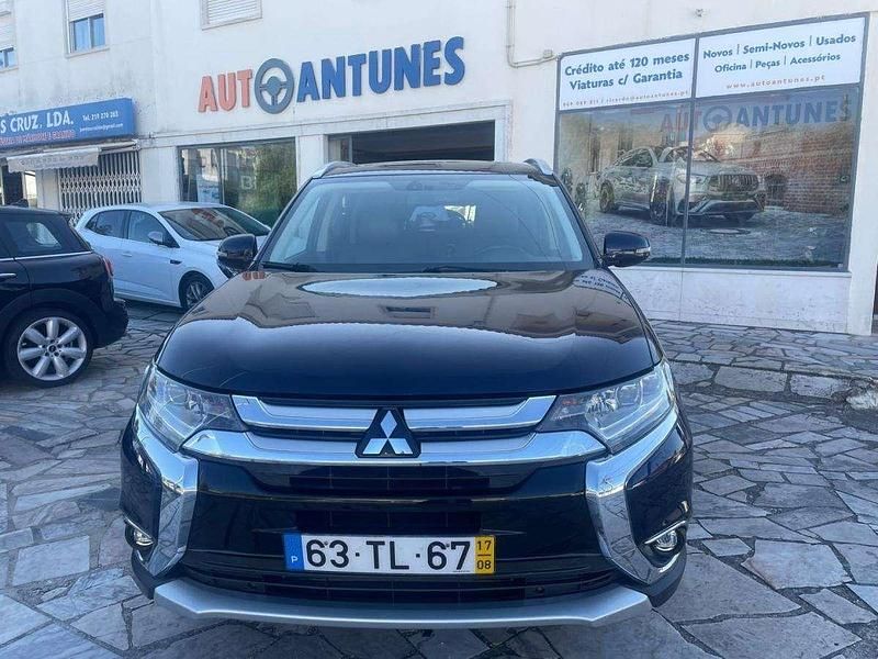 Azul Usado 2017 Mitsubishi Outlander SUV | € 15.990 (Preço justo) - Imagem 1/4