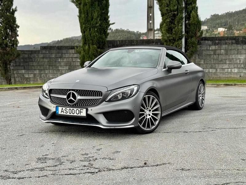 Cinzento Usado 2017 Mercedes C200 Cabrios | € 29.500 - Imagem 1/4