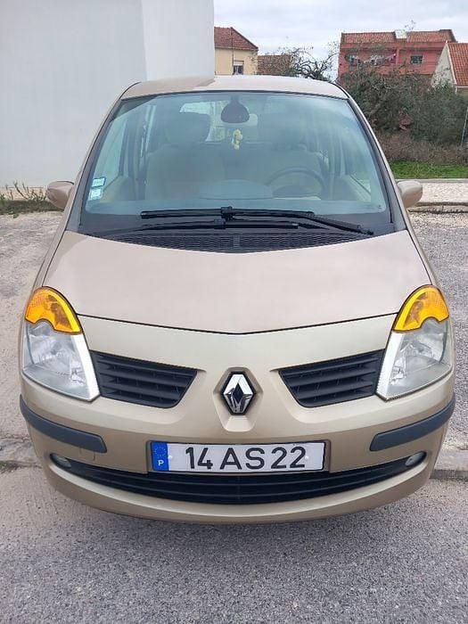 Usado 2005 Renault Modus Luxe Monovolume | € 4.550 - Imagem 1/4