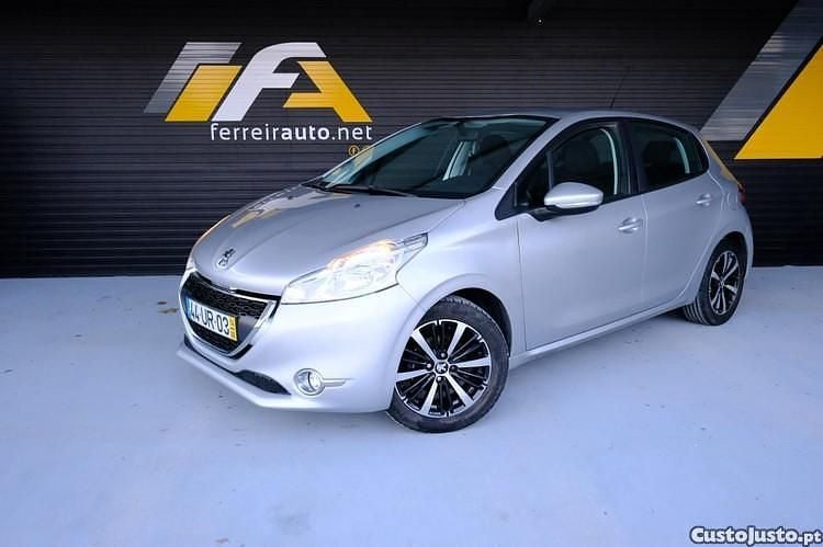 Usado Peugeot 208 Access 68 HP (50 kW) 2014 Cinza Citadino