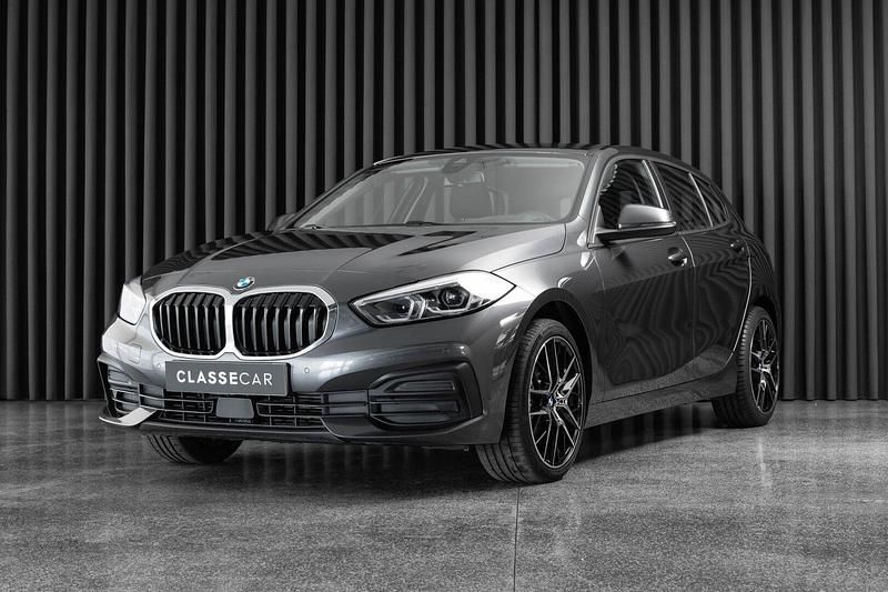 Cinza Usado 2021 BMW 116 Advantage Citadino | € 20.950 (Preço justo) - Imagem 1/4