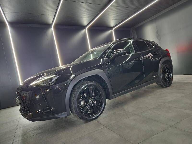 Usado Lexus UX 184 HP (135 kW) 2022 Preto SUV