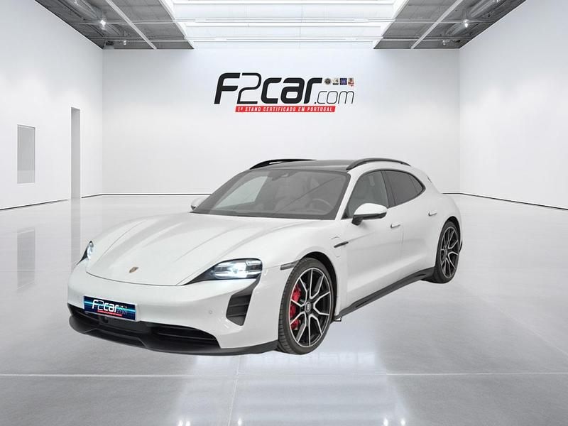 Branco Usado 2023 Porsche Taycan Sedan | € 73.990 - Imagem 1/4