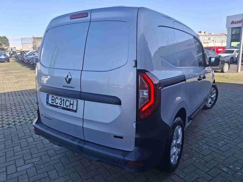 Usado Renault Kangoo 89 kW (122 HP) 2023 Cinzento Monovolume