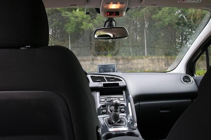 Usado Peugeot 3008 115 HP (84 kW) 2014 Preto Carrinha