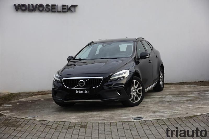 Cinzento metalizado Usado 2013 Volvo V40 CC Momentum Carrinha | € 16.700 - Imagem 1/4