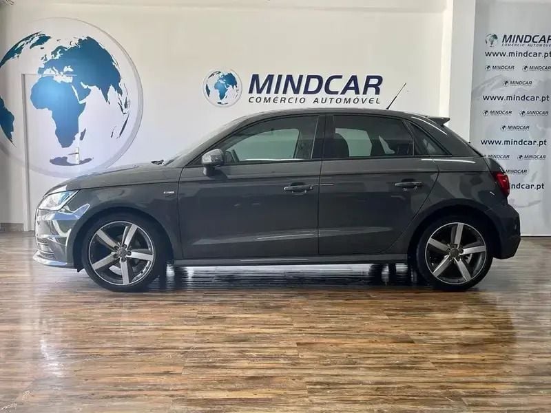 Cinzento Usado 2015 Audi A1 Sportback Sport Citadino | € 14.000 (Caro) - Imagem 1/4
