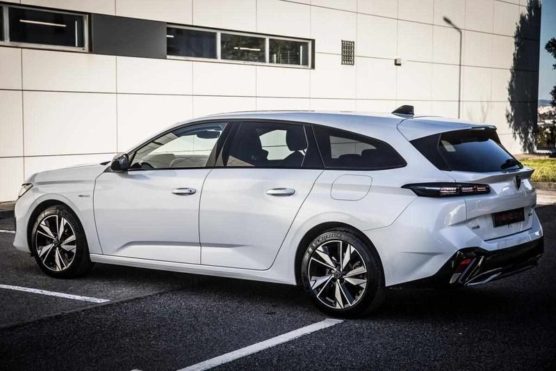 Branco Usado 2022 Peugeot 308 Carrinha | € 26.990 (Preço justo) - Imagem 1/4
