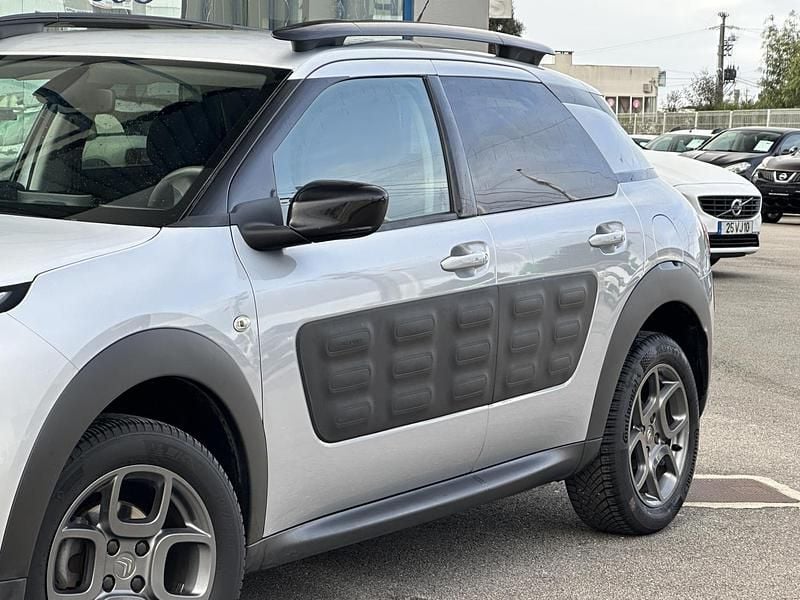 Usado Citroën C4 Shine 100 HP (73 kW) 2017 Cinza SUV