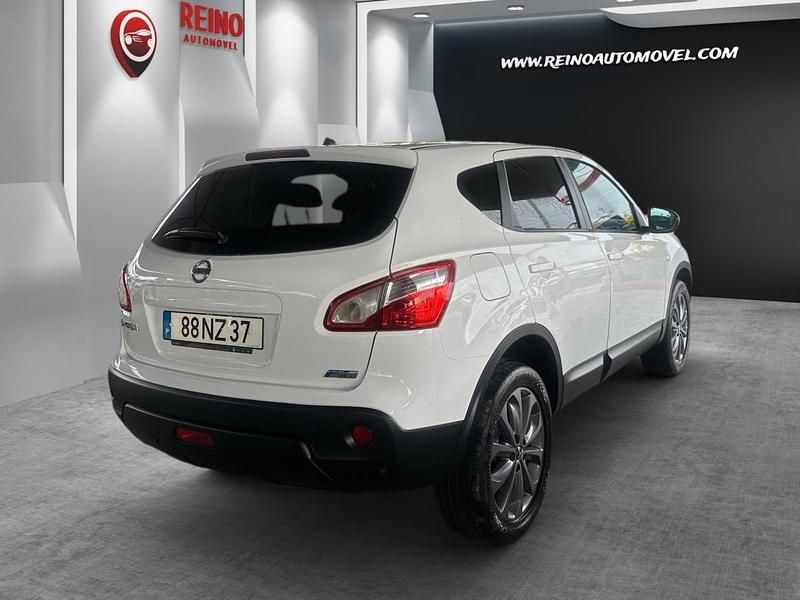 Usado Nissan Qashqai N-TEC 130 HP (95 kW) 2013 Branco SUV