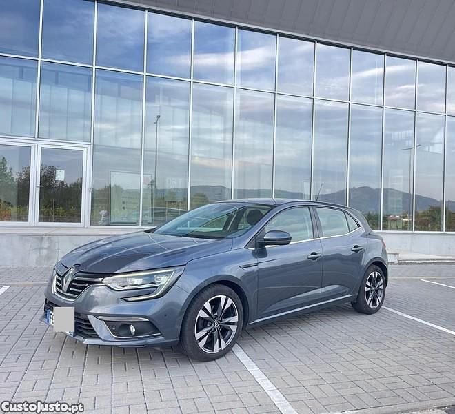Azul Usado 2018 Renault Mégane IV Zen Citadino | € 14.900 (Preço elevado) - Imagem 1/1