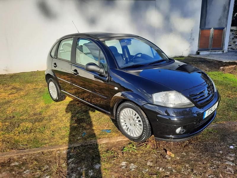 Usado Citroën C3 Exclusive 68 HP (50 kW) 2003 Preto