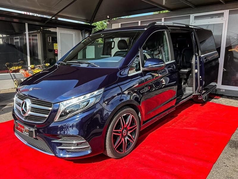 Usado Mercedes V250 Avantgarde 190 HP (139 kW) 2018 Azul Monovolume