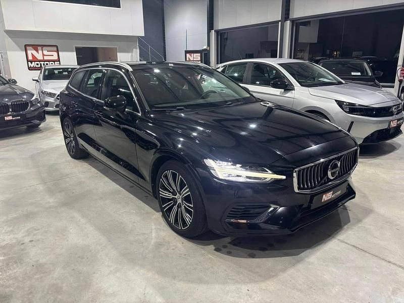 Usado Volvo V60 340 HP (250 kW) 2021 Preto Carrinha