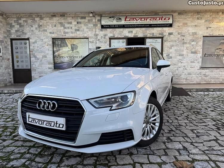 Branco Usado 2017 Audi A3 Design Citadino | € 15.990 (Preço justo) - Imagem 1/1