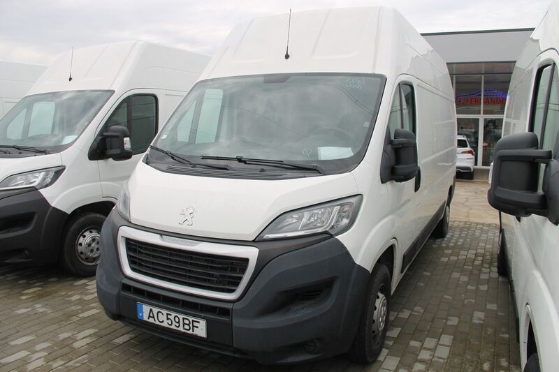 Branco Usado 2020 Peugeot Boxer Premium Van | € 19.000 (Preço justo) - Imagem 1/4