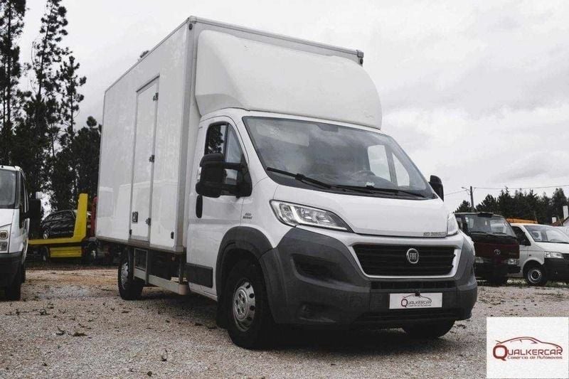 Branco Usado 2015 Fiat Ducato Van | € 16.000 - Imagem 1/4