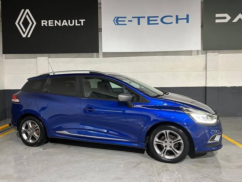 Usado Renault Clio IV 90 HP (66 kW) 2017 Azul Carrinha