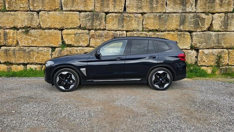 Usado BMW iX3 Impressive 210 kW (286 HP) 2021 Preto SUV