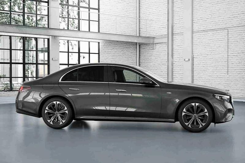 Novo Mercedes E300 313 HP (230 kW) 2025 Cinzento Sedan