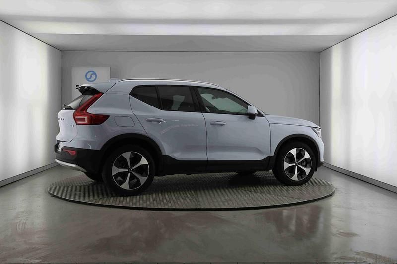Usado Volvo XC40 Core 163 HP (119 kW) 2025 Azul SUV