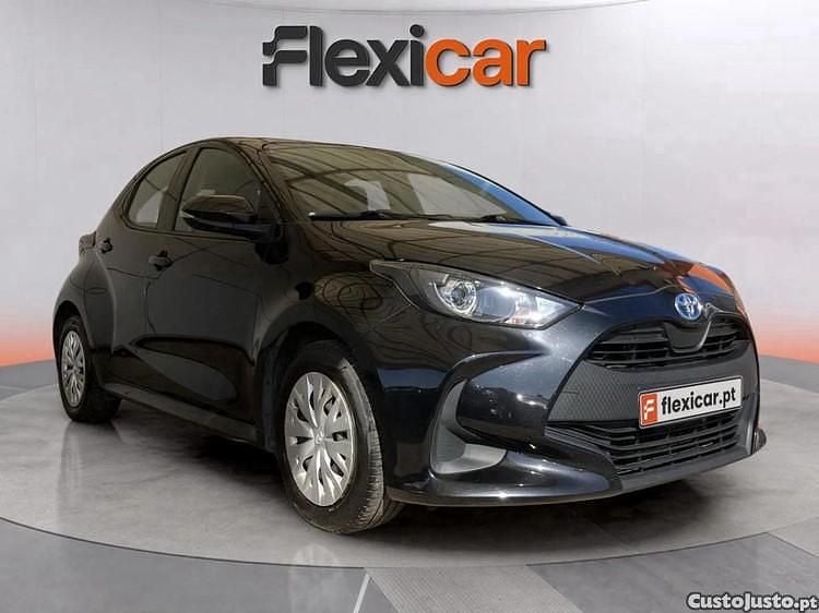 Preto Usado 2022 Toyota Yaris Hybrid Comfort | € 16.480 (Preço justo) - Imagem 1/1
