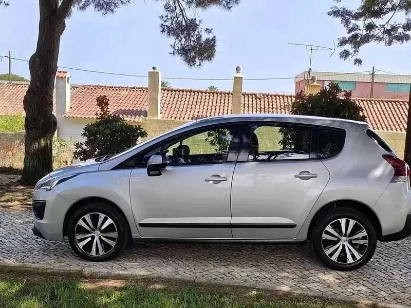 Usado Peugeot 3008 Active 112 HP (82 kW) 2014 Cinza prata Monovolume