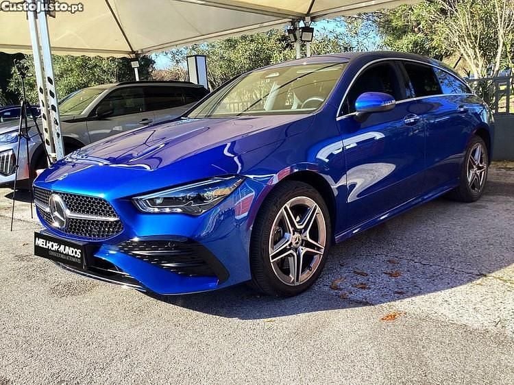 Azul Usado 2024 Mercedes CLA250e Shooting Brake AMG line Carrinha | € 36.990 (Preço justo) - Imagem 1/1