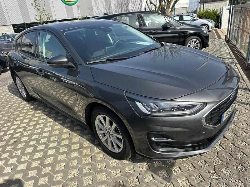 Cinzento Usado 2022 Ford Focus | € 17.900 (Super Preço) - Imagem 1/3