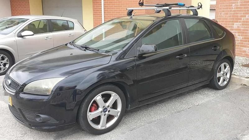 Usado Ford Focus 109 HP (80 kW) 2007 Preto Citadino