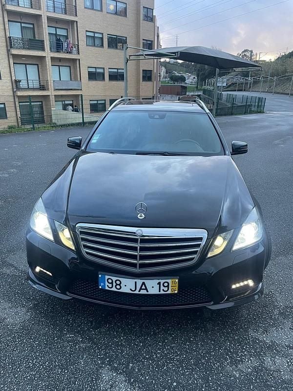 Usado Mercedes E350 Avantgarde 265 HP (194 kW) 2010 Preto Carrinha