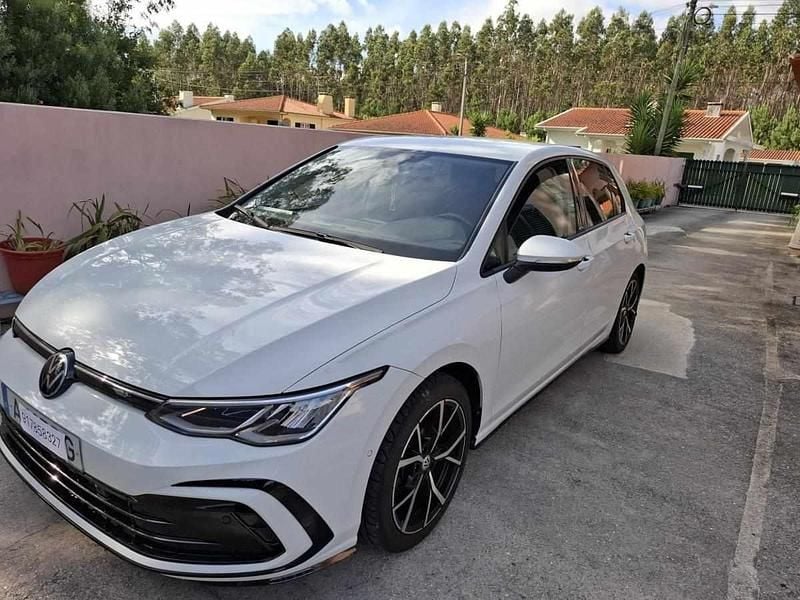 Branco Usado 2021 VW Golf VIII Citadino | € 18.900 (Preço justo) - Imagem 1/4