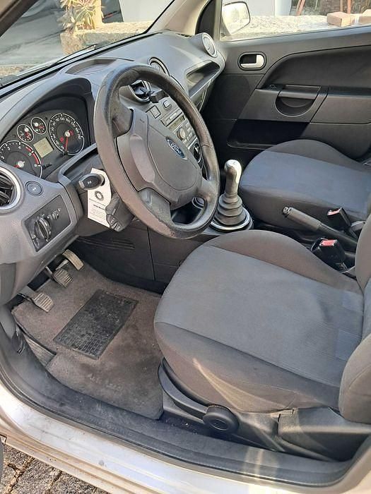 Usado Ford Fiesta 68 HP (50 kW) 2008 Sedan