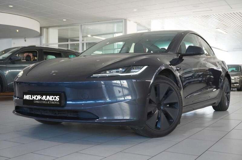 Cinzento Usado 2024 Tesla Model 3 Sedan | € 39.750 (Caro) - Imagem 1/4