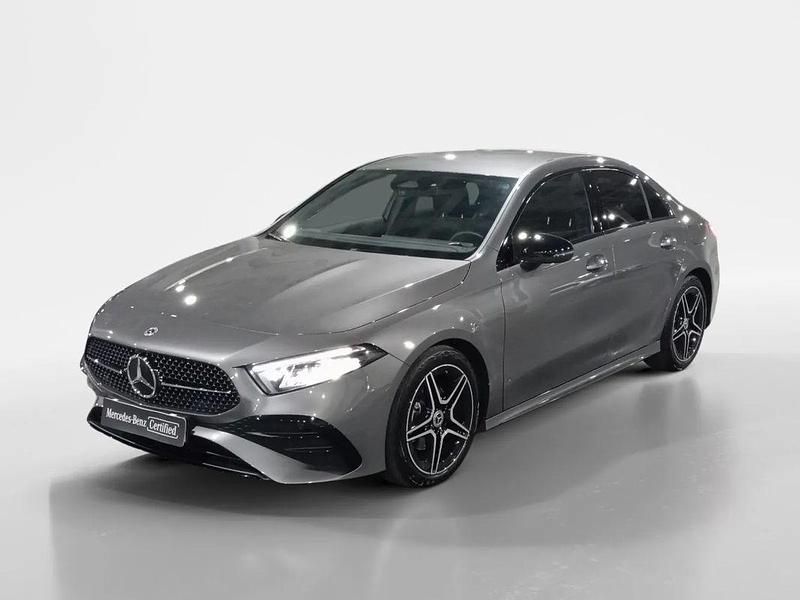 Cinza Usado 2024 Mercedes A180 Sedan | € 39.950 (Caro) - Imagem 1/4