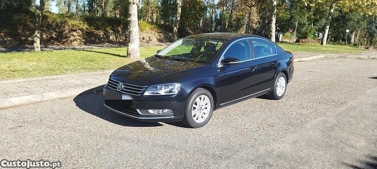Usado VW Passat 104 HP (76 kW) 2013 Preto Sedan