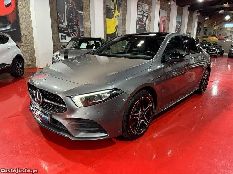 Cinza Usado 2020 Mercedes A250 AMG line | € 29.990 - Imagem 1/1