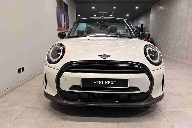 Usado Mini Cooper Cabriolet Classic 136 HP (100 kW) 2023 Branco Cabrios