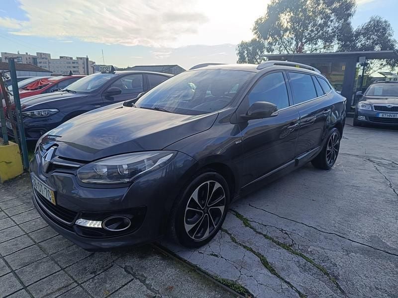Cinza Usado 2014 Renault Mégane GrandTour Bose Edition Carrinha | € 8.990 (Preço justo) - Imagem 1/4