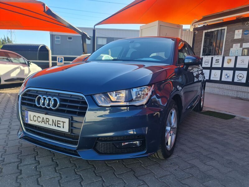 Usado Audi A1 90 HP (66 kW) 2018 Azul Citadino