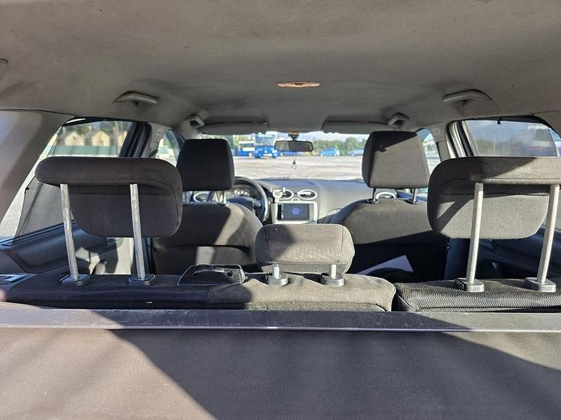 Usado Ford Focus 109 HP (80 kW) 2005 Sedan