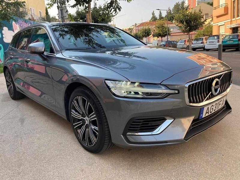 Cinzento Usado 2021 Volvo V60 Carrinha | € 31.490 (Bom preço) - Imagem 1/4