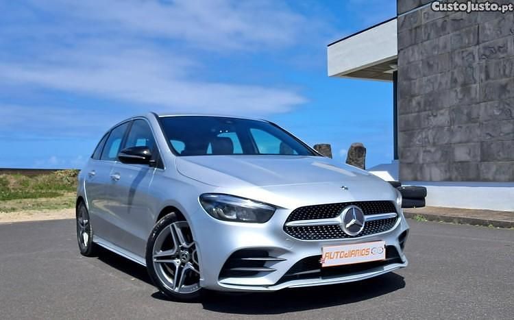 Cinza Usado 2020 Mercedes B180 AMG line Monovolume | € 25.990 (Preço justo) - Imagem 1/1