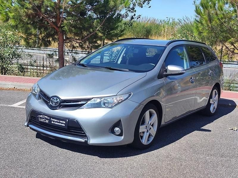 Cinza Usado 2015 Toyota Auris Comfort Carrinha | € 13.980 (Caro) - Imagem 1/4