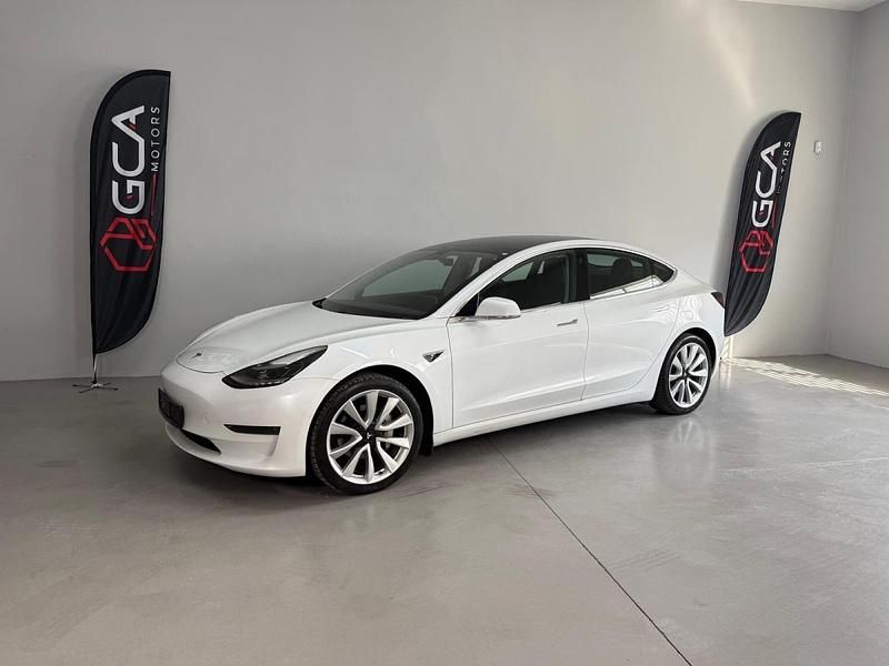 Branco Usado 2020 Tesla Model 3 Sedan | € 26.490 (Bom preço) - Imagem 1/4