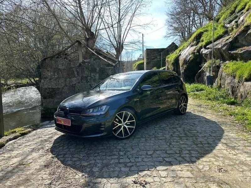 Cinzento (metalizado) Usado 2015 VW Golf VII GTI Carrinha | € 23.990 (Caro) - Imagem 1/4