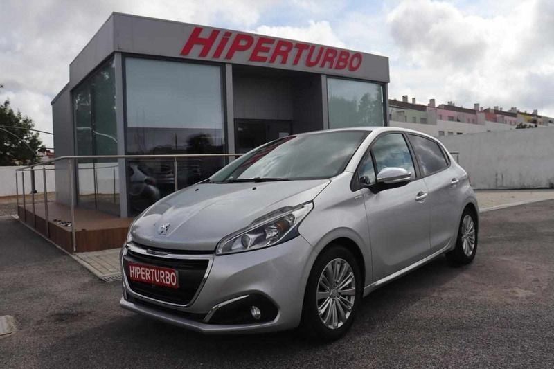 Cinzento (metalizado) Usado 2018 Peugeot 208 Style Citadino | € 10.900 (Preço justo) - Imagem 1/4